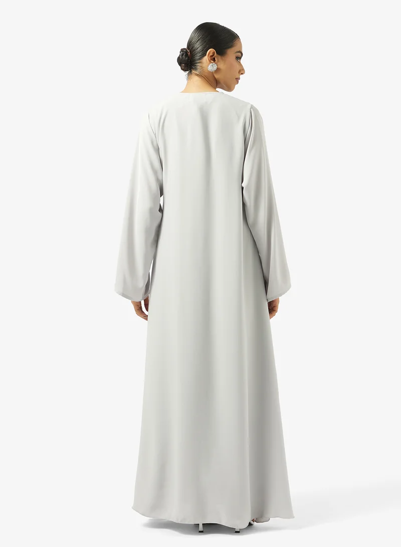 هيا كلوزيت عباية بلف أمامي غير متماثل